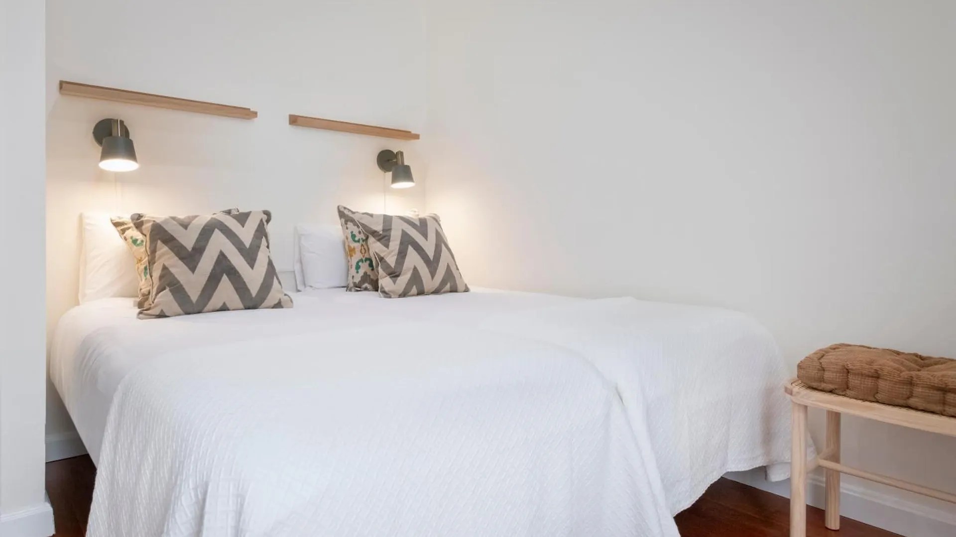 Urban Oasis Apartment With Pool & Free Parking Sevilla